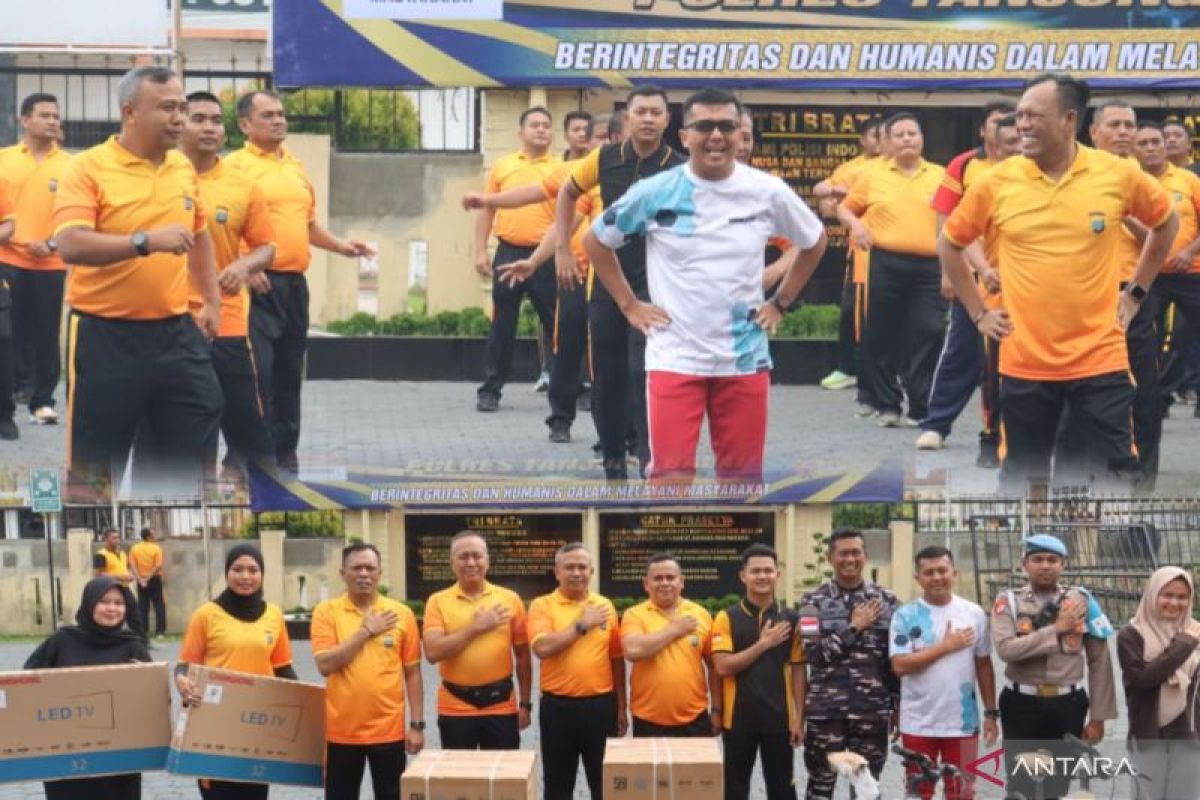 Sinergitas TNI-Polri Warnai HUT Bhayangkara ke-80 di Tanjungbalai, 300 Personel Ikuti Jalan Sehat dan Senam Bersama