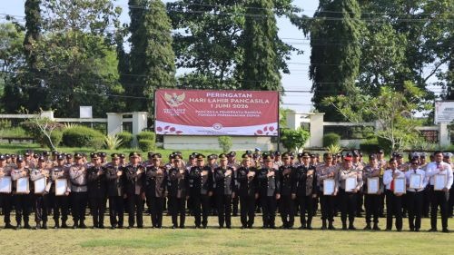 Polres Lampung Utara Peringati Hari Lahir Pancasila 2026, Wakapolres Pimpin Langsung Upacara Pengibaran Bendera