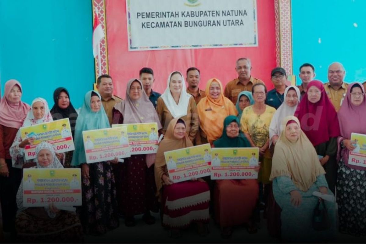 Pemkab Natuna Salurkan Bansos Lansia Tahap II ke 650 Penerima Manfaat, Rp200 Ribu per Bulan