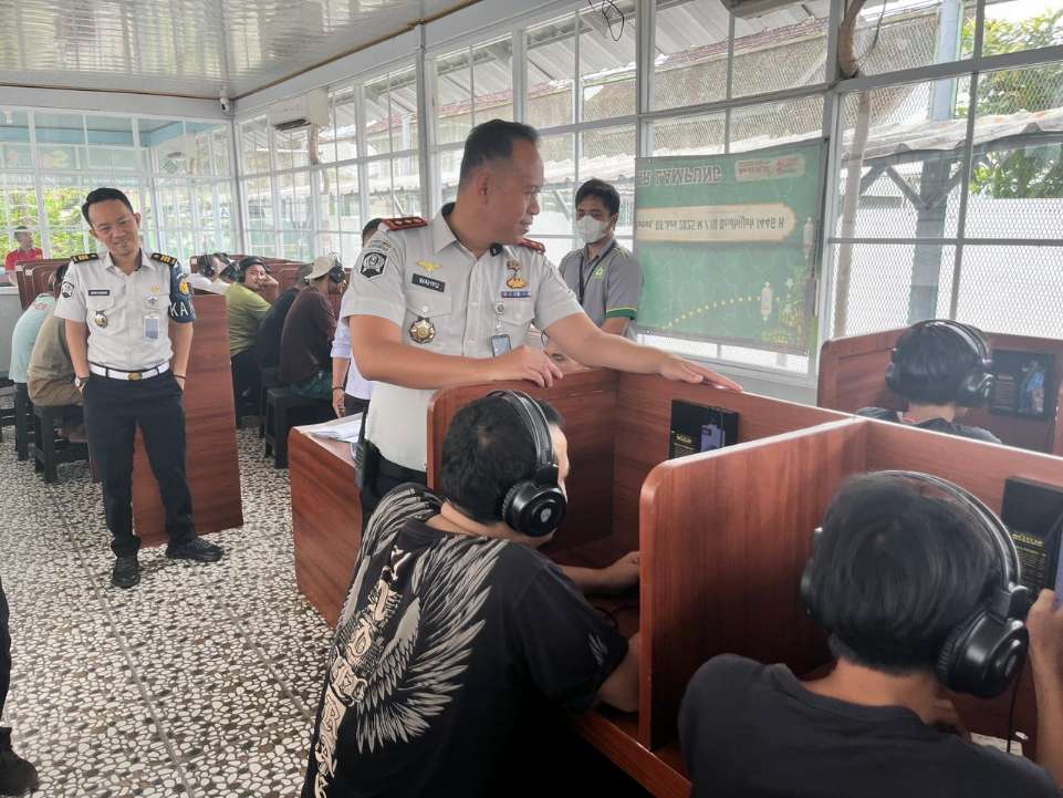 Karutan Bandar Lampung Tri Wahyu Santosa Inspeksi Wartelsuspas dan Selat Warna, Dengarkan Keluhan Warga Binaan