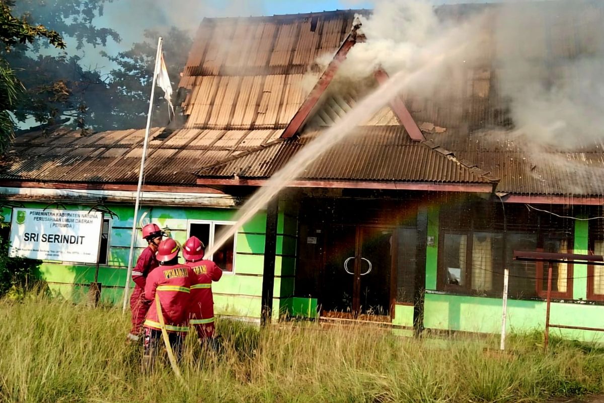 Kebakaran Hanguskan Kantor Perusda Natuna di Batu Kapal, Api Padam dalam 40 Menit