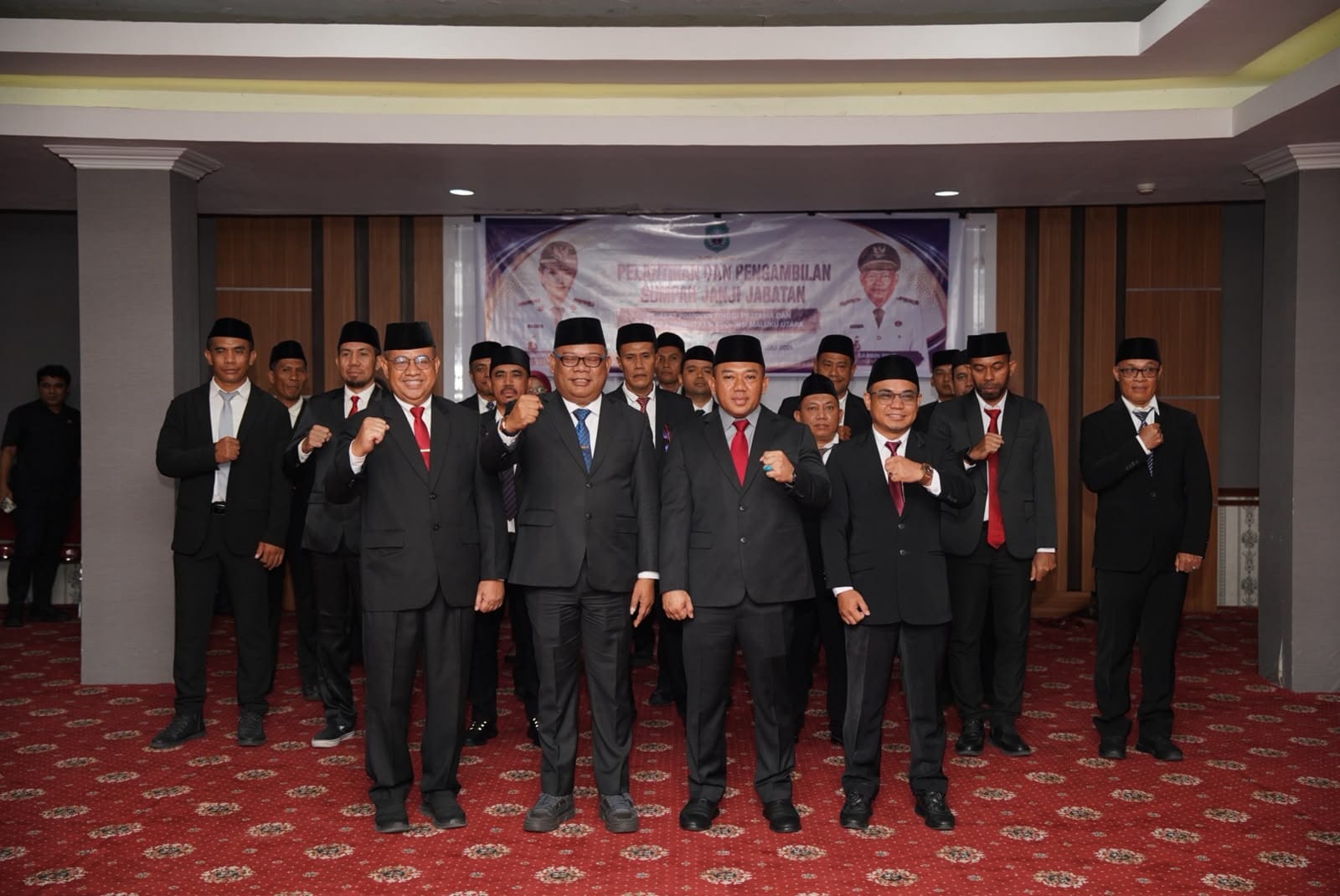 Sekprov Malut Lantik 22 Pejabat Baru, Sampaikan Pesan Gubernur Sherly: Bukan Sekadar Sibuk, Tapi Harus Hadirkan Solusi