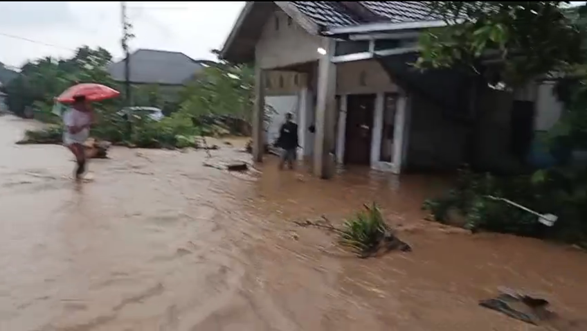 Banjir Bandang Terjang Nunukan saat Warga Terlelap, Puluhan Mobil Hanyut dan Ratusan Rumah Terendam Lumpur