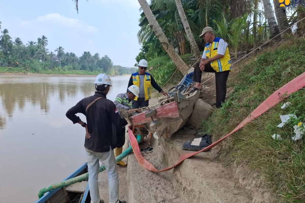 Pompa Air Dikerahkan ke Sawah Sarolangun, Menteri PU: Ini Tulang Punggung Ekonomi