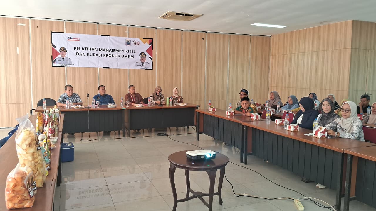 Alfamart Beri Pelatihan Ritel ke Puluhan UMKM Lebak, Targetkan Produk Lokal Isi Rak Minimarket