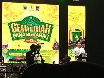 Wakil Ketua DPRD Sumbar Iqra Chissa Gandeng Haddad Alwi untuk Hiburan Religi di Padang, Ribuan Warga Hadir