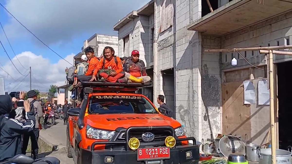 6 Hari Pencarian 2 Remaja Hilang di Gunung Bismo Wonosobo Masih Nihil, Keluarga Cemas