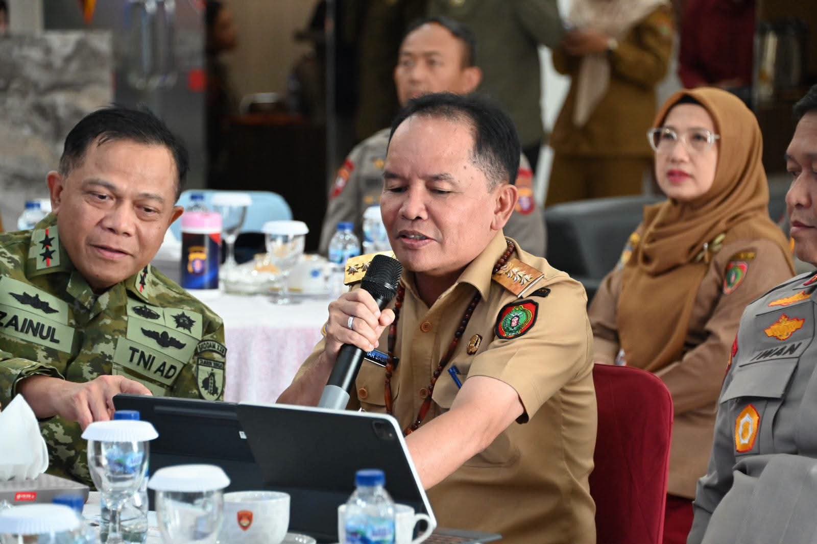 10.700 Personel Dikerahkan, Gubernur Kalteng Agustiar Sabran Perkuat Satgas Darat dan Udara Antisipasi Karhutla 2026