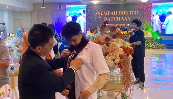 20 Dokter Baru FK UGJ Cirebon Diambil Sumpah, Ketua Yayasan Ingatkan Prioritas Selamatkan Nyawa di Jalan