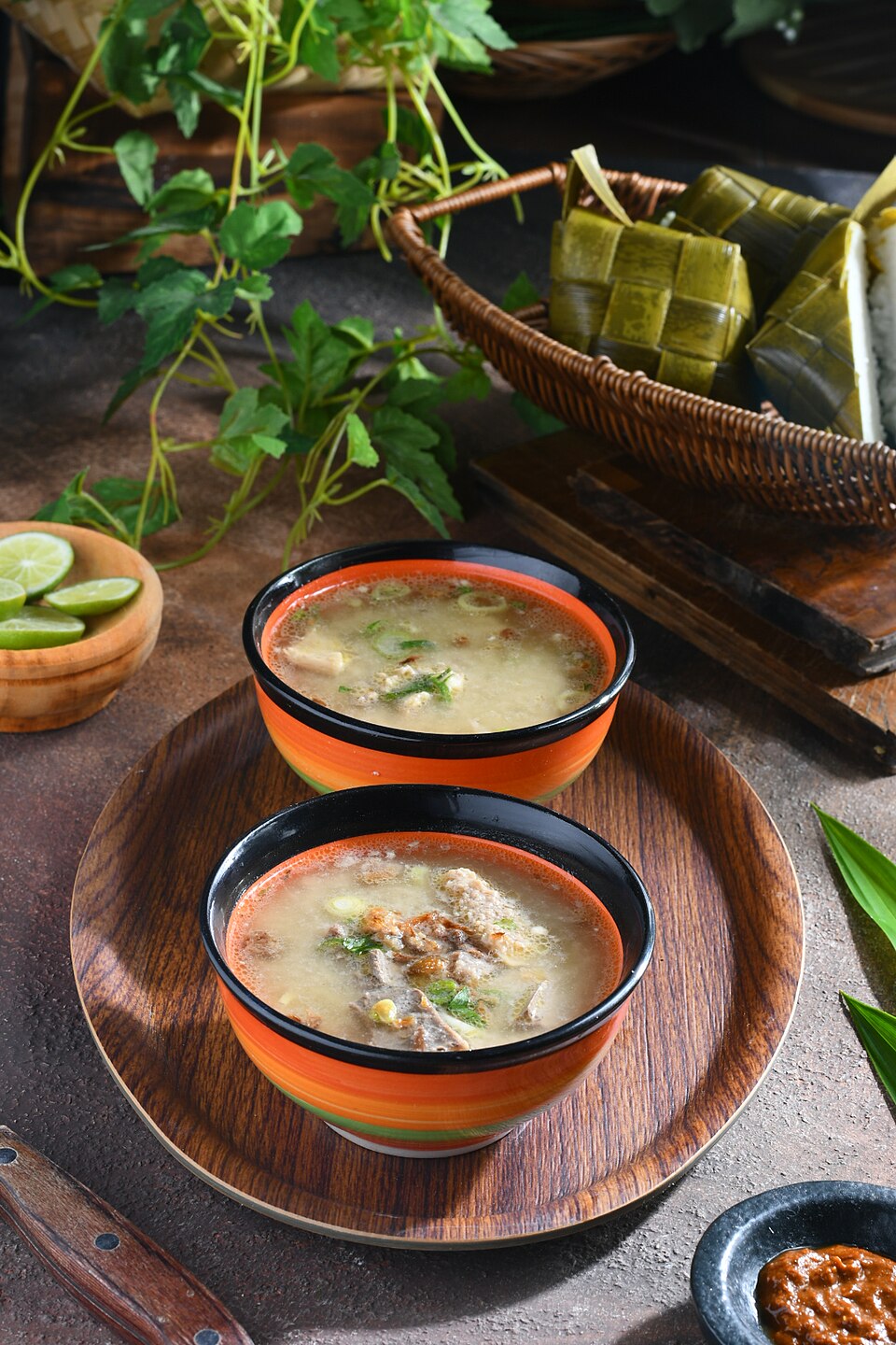 3 Kuliner Legendaris Khas Makassar: Coto, Konro, dan Pallubasa