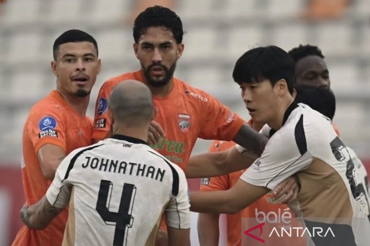 Dewa United Bungkam Borneo FC 3-1 di Stadion Segiri, Denilson Cetak Dua Gol Penalti