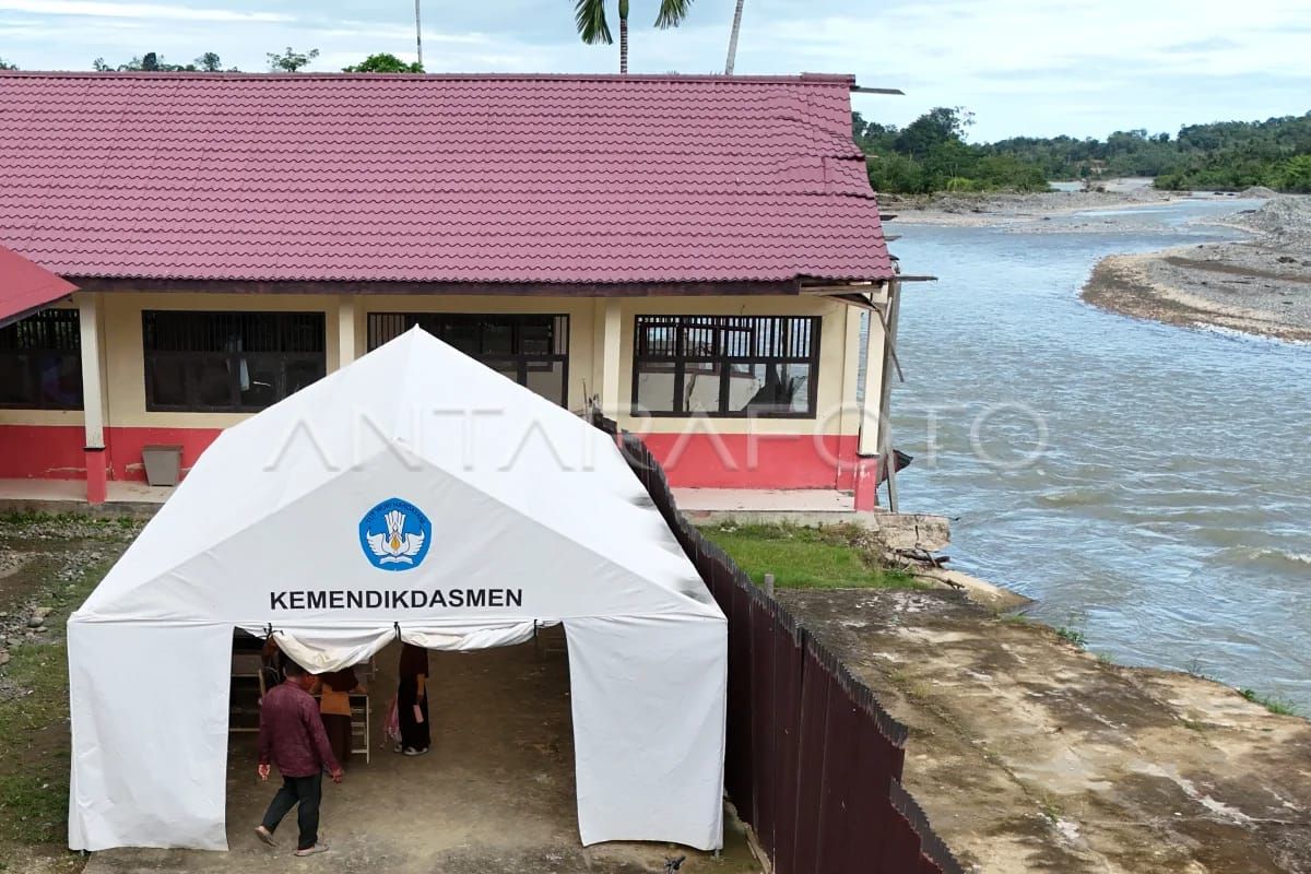 Pascabanjir Bandang, Puluhan Murid SD di Aceh Barat Terpaksa Belajar di Tenda Darurat, Bangunan Sekolah Hancur