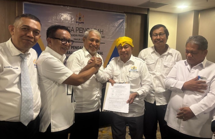 Berkas Lengkap, Nur Rahmatu Resmi Jadi Calon Ketum Kadin Sulteng — Dikawal 40 Orang Bermuatan Budaya Kaili