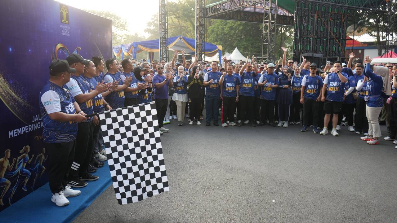 Kanwil Kemenkum Sumsel Gelar Fun Walk di Kambang Iwak Palembang, Rangkaian HUT Pengayoman ke-81 Diikuti Ratusan Peserta