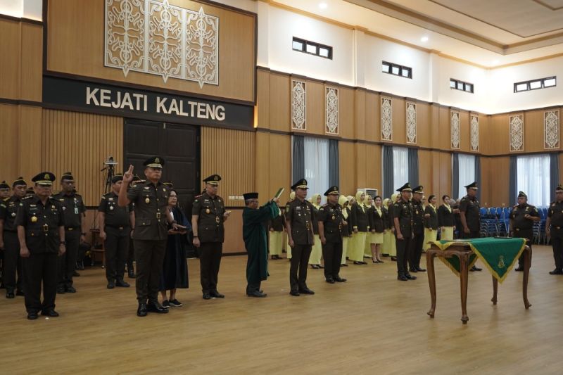 Kajati Kalteng Lantik Empat Kajari Baru di Seruyan, Pulang Pisau, Barito Timur, dan Kotim