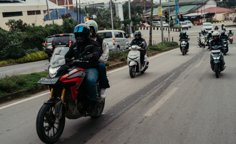 Astra Motor Kaltim 2 Bagikan Lima Tips Berkendara Aman di Jalan Raya untuk Pengendara di Kalimantan Timur