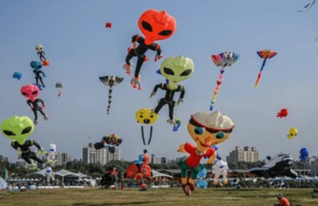 Bupati Garut Buka International Kite Festival 2026 di Kaki Gunung Papandayan, Targetkan Promosi Wisata dan Pererat Persahabatan Bangsa