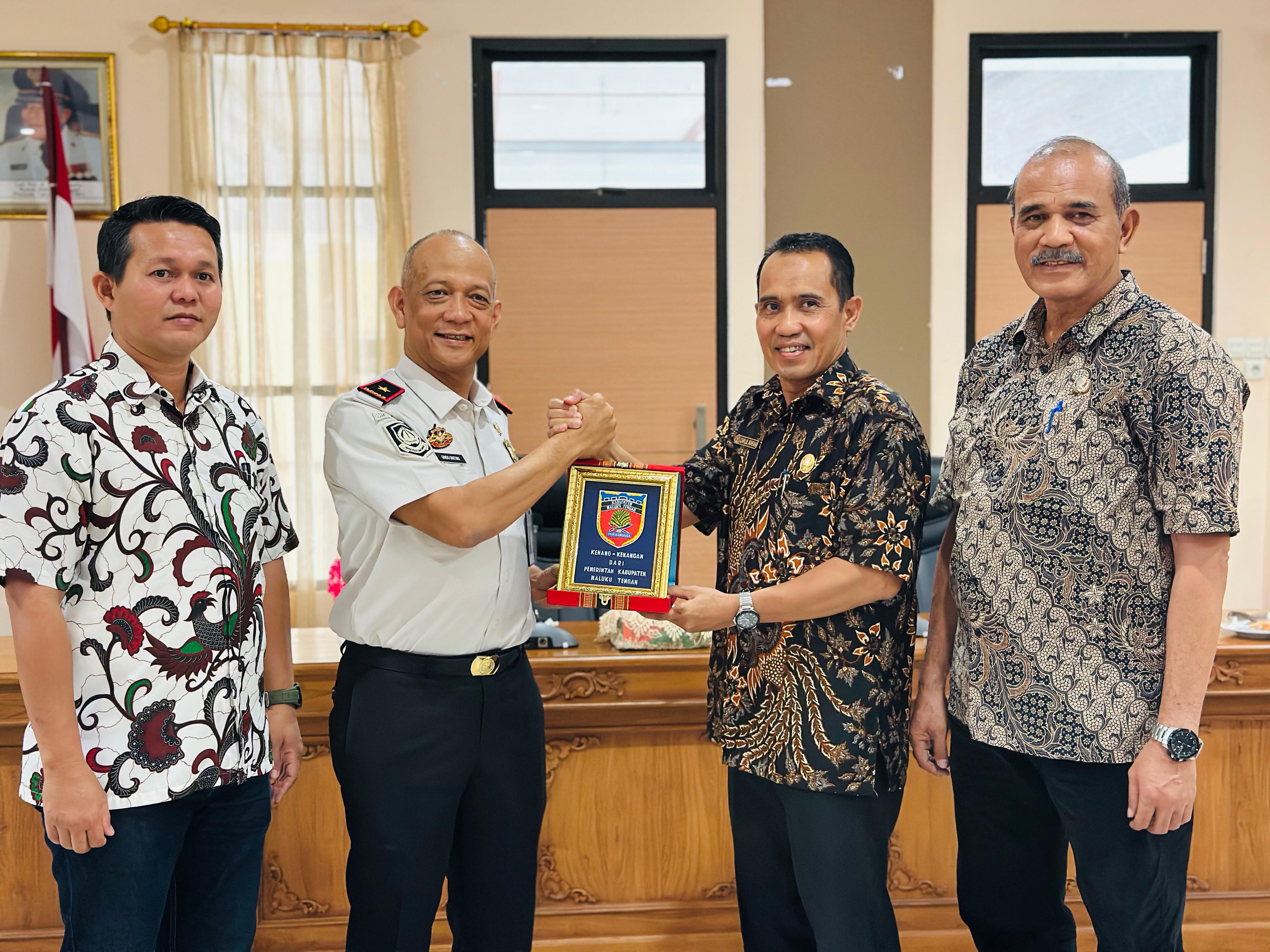 Kakanwil Imigrasi Maluku Gindo Ginting Dorong Pembentukan Satker di Masohi, DPRD Maluku Tengah Siap Jembatani