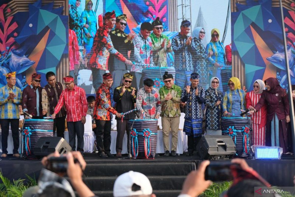 Pemkab Wakatobi Gelar Karnaval Budaya Maritim WAVE, Angkat Pesona Bahari dan Ekonomi UMKM