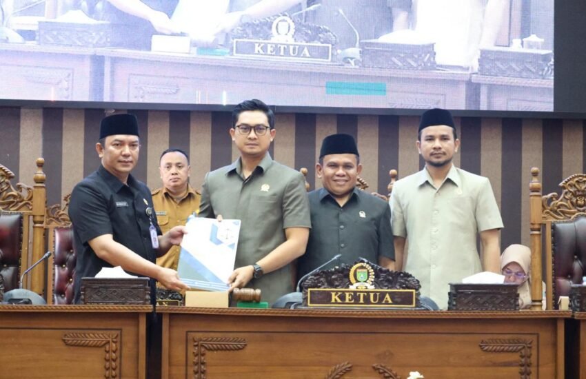 Pemkab Tanah Bumbu Ajukan Dua Raperda Desa ke DPRD, Masa Jabatan Kades Jadi 8 Tahun