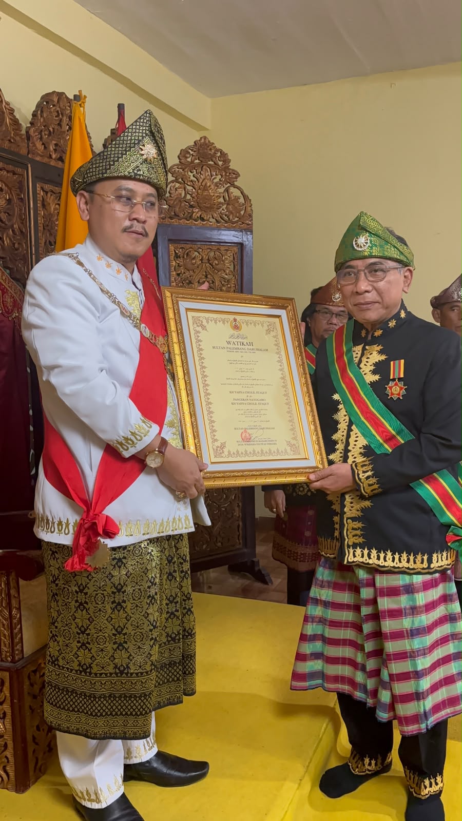 Ketum PBNU Gus Yahya Resmi Sandang Gelar Pangeran Natogamo dari Kesultanan Palembang Darussalam, Ini Alasan Sultan