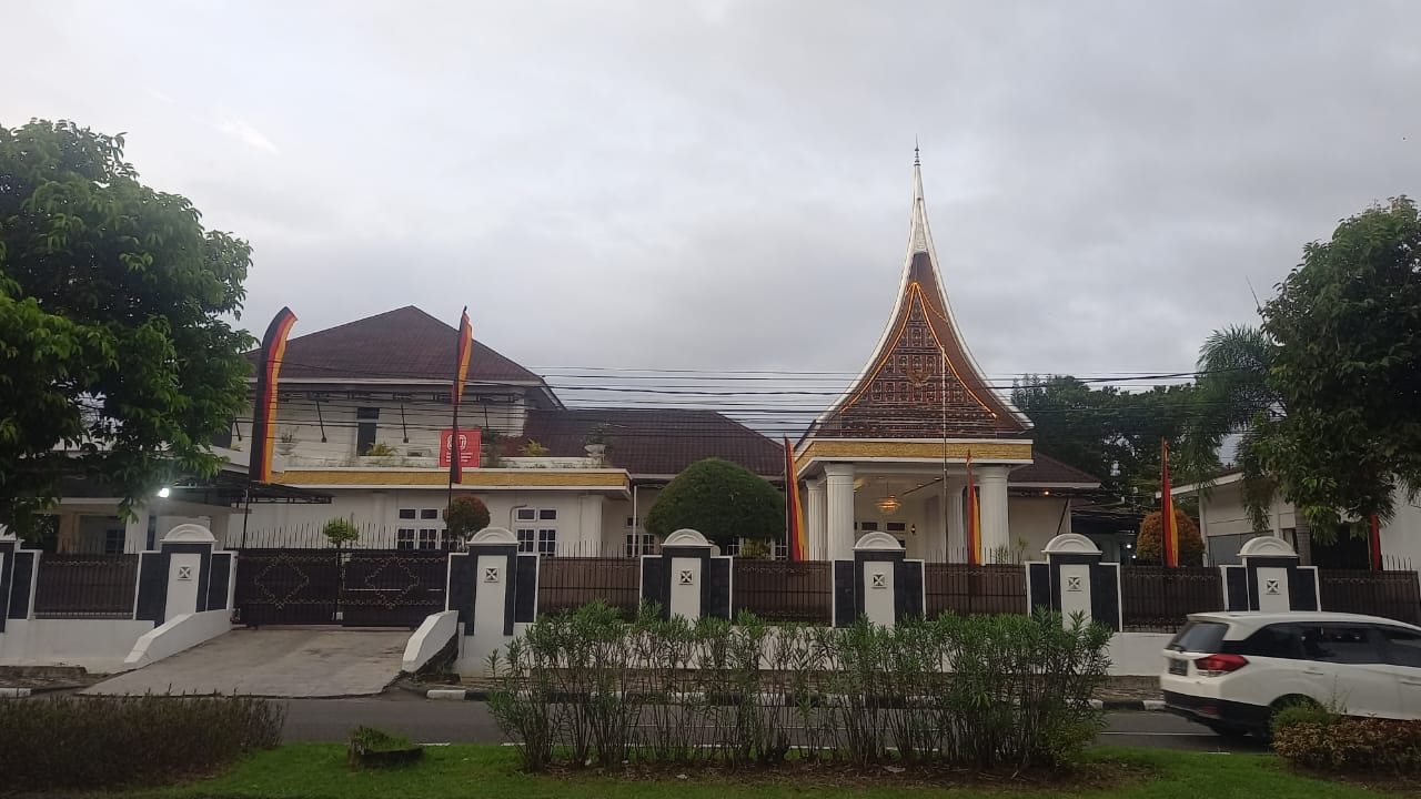 Pemprov Sumbar Anggarkan Rp100 Juta untuk Kolam Ikan dan Gazebo di Rumah Dinas Wagub Vasko, Ini Rinciannya
