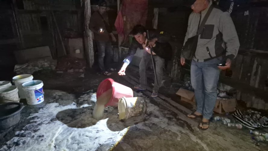 Polres Merauke Grebek Dua Lokasi Produksi Sopi dan Sagero, Pemilik Kabur Tinggalkan 100 Liter Bahan Fermentasi