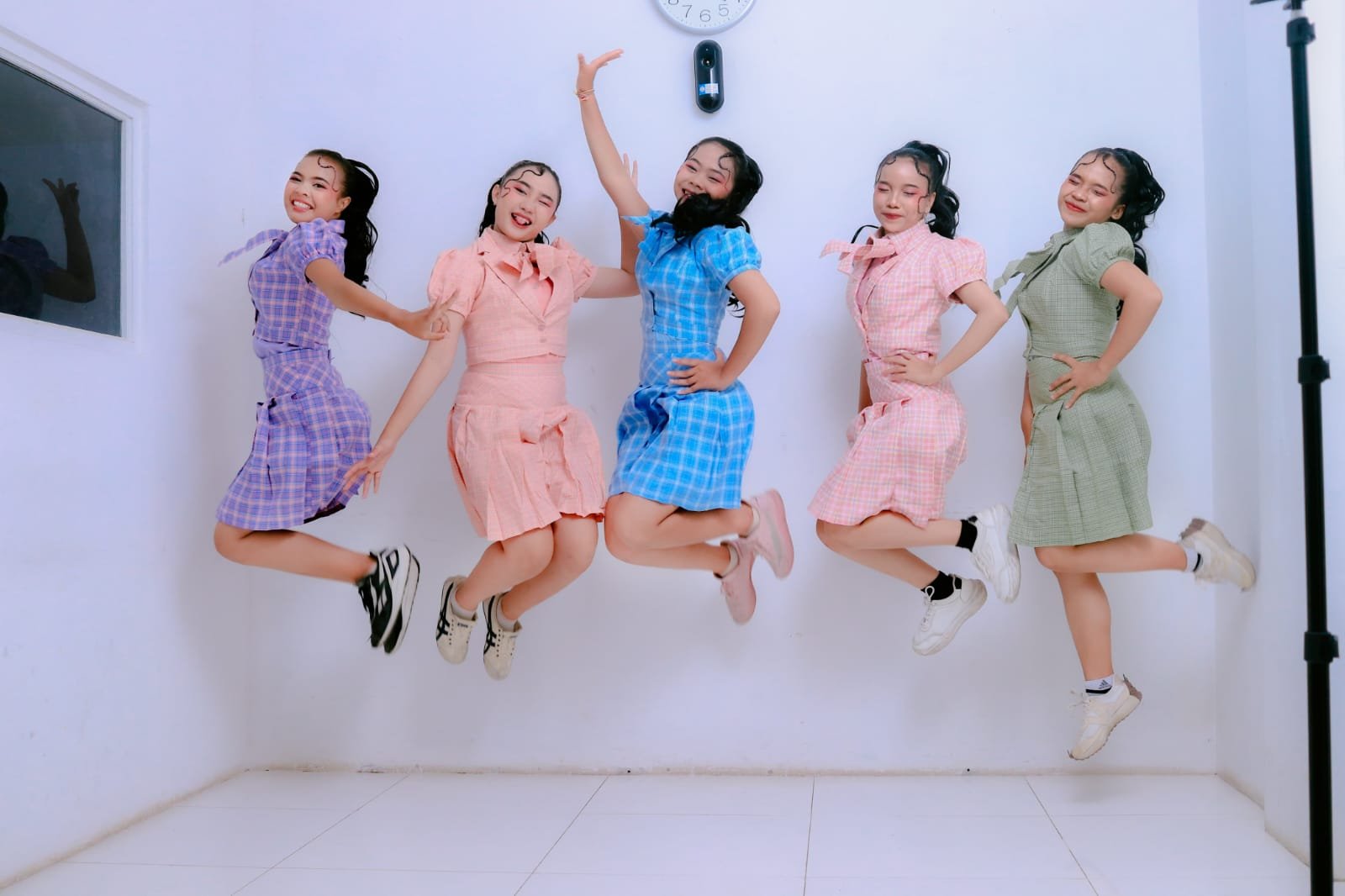 Dedare-Idols Rilis Single Kedua “Pura Pura Sayang”, Grup Idol Asal NTB Ini Targetkan Penetrasi Pasar Musik Nasional