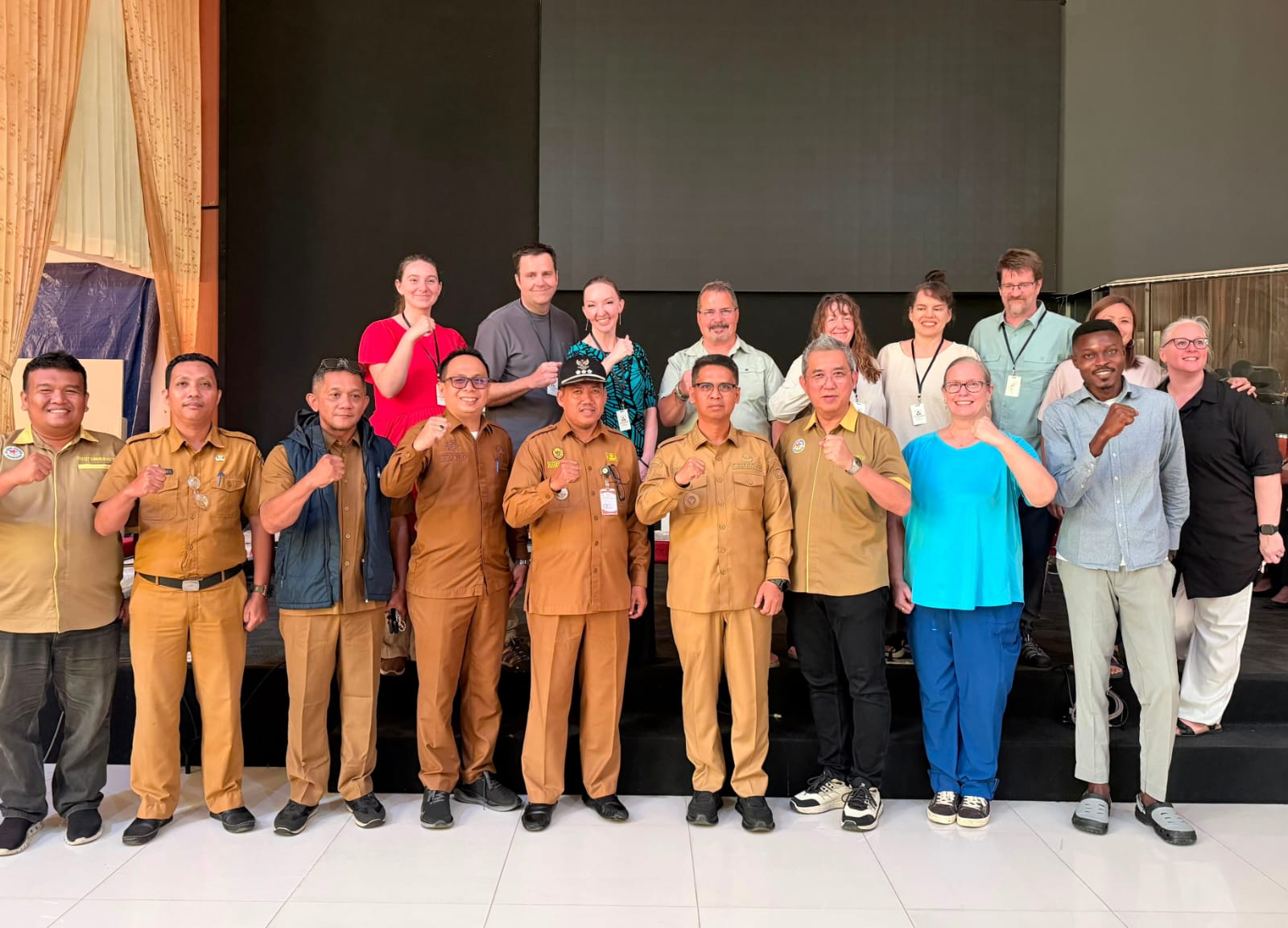 Bupati Karimun Apresiasi Bakti Sosial Global Eyeglass Ministry dan GBI, 4.680 Pasang Kacamata Gratis Dibagikan ke Warga