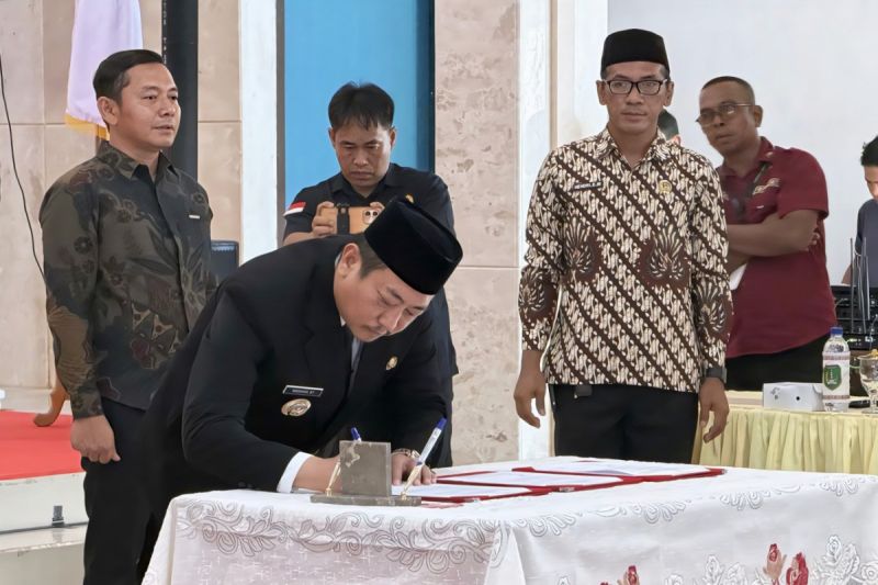 Bupati Sukamara Masduki Lantik Pejabat dan Kepala Sekolah, Minta Profesionalisme Dijaga Bukan Sekadar Formalitas