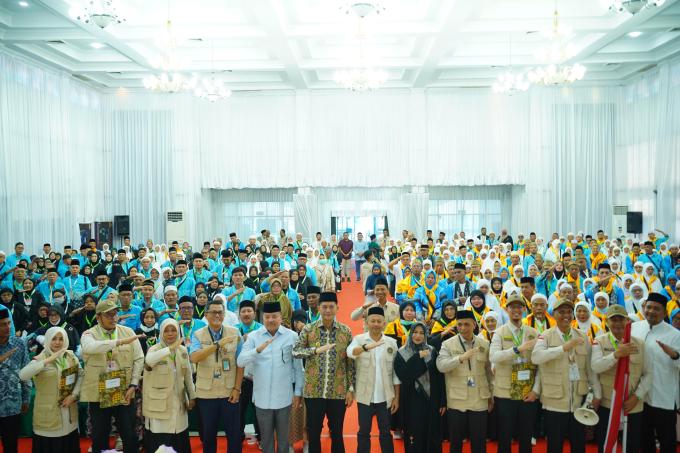 Bupati Nagan Raya Lepas 385 Jemaah Calon Haji Kloter 9 Embarkasi Aceh, Termasuk Lansia 94 Tahun