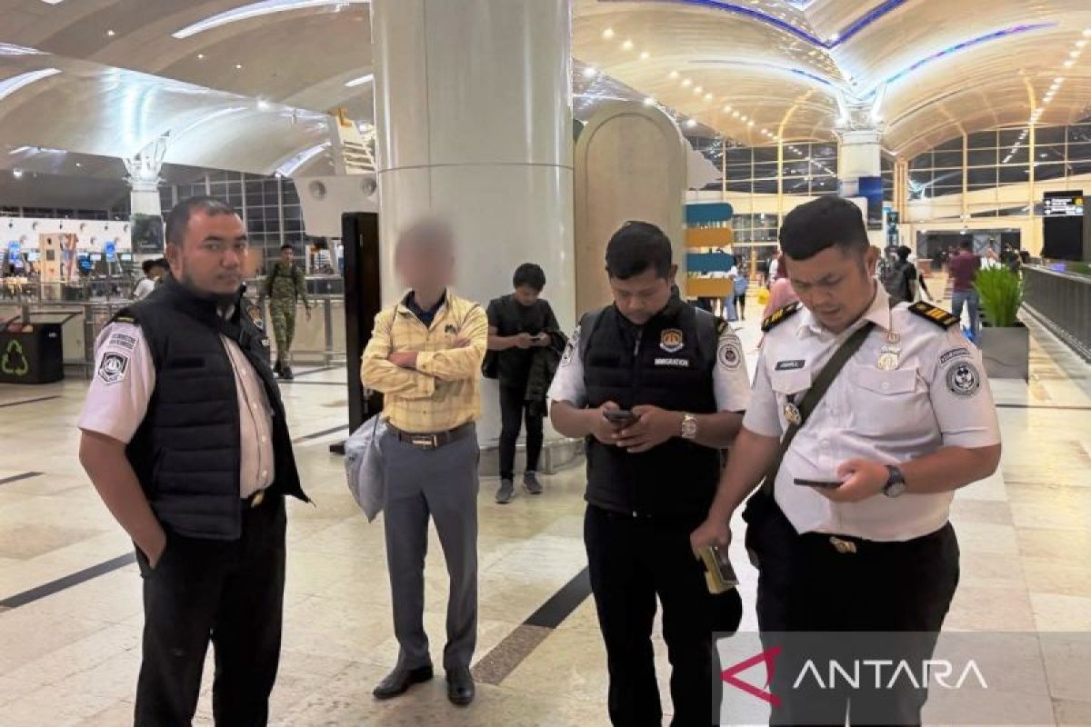 Imigrasi Meulaboh Deportasi WNA Vietnam Akibat Overstay 60 Hari, Masuk Daftar Cegah-Tangkal