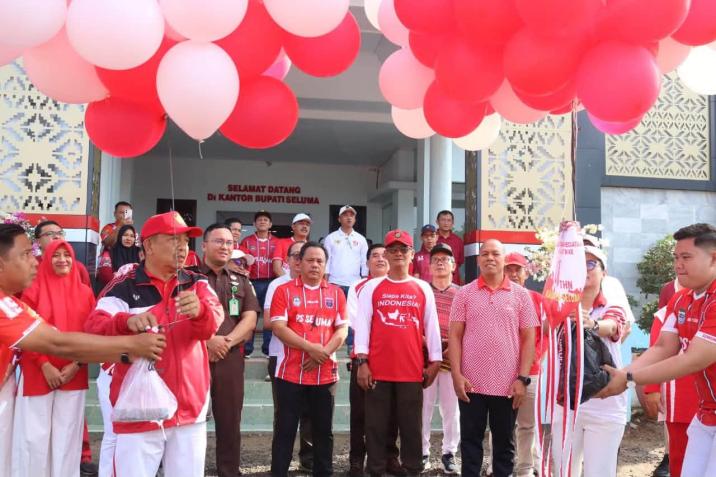 Wabup Seluma Resmi Buka Lomba HUT ke-81 RI, Ada Sepak Bola Sarung Hingga Joget Balon untuk ASN dan Forkopimda