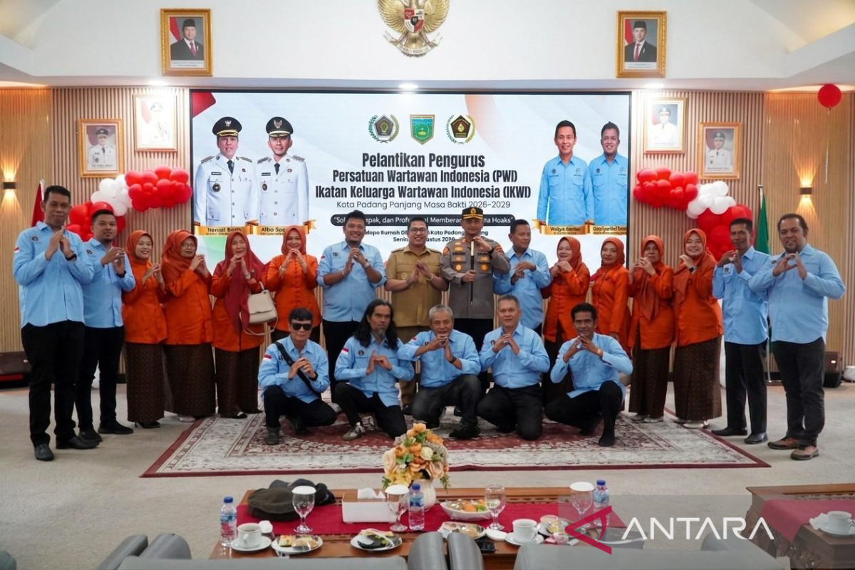 Ketua PWI Padang Panjang Periode 2026-2029 Resmi Dilantik, Wali Kota Tekankan Fungsi Kontrol Sosial di Era Digital