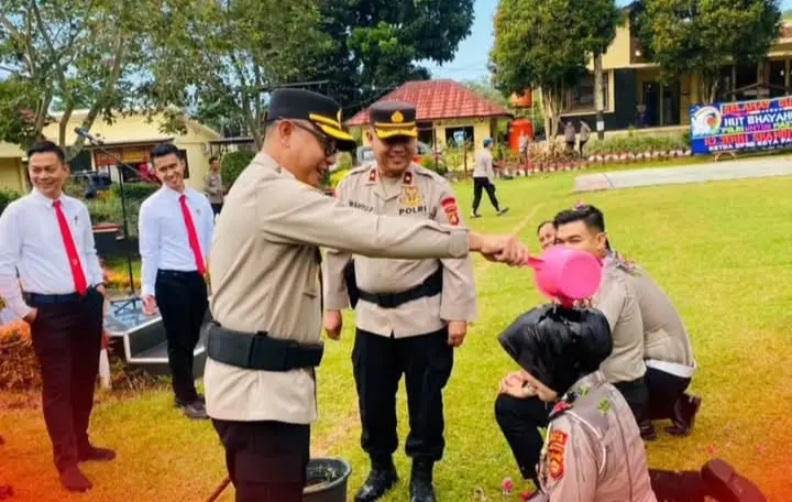 41 Personel Polres Pagar Alam Naik Pangkat di HUT Bhayangkara Ke-80, Kapolres: Jadikan Motivasi Tingkatkan Profesionalisme