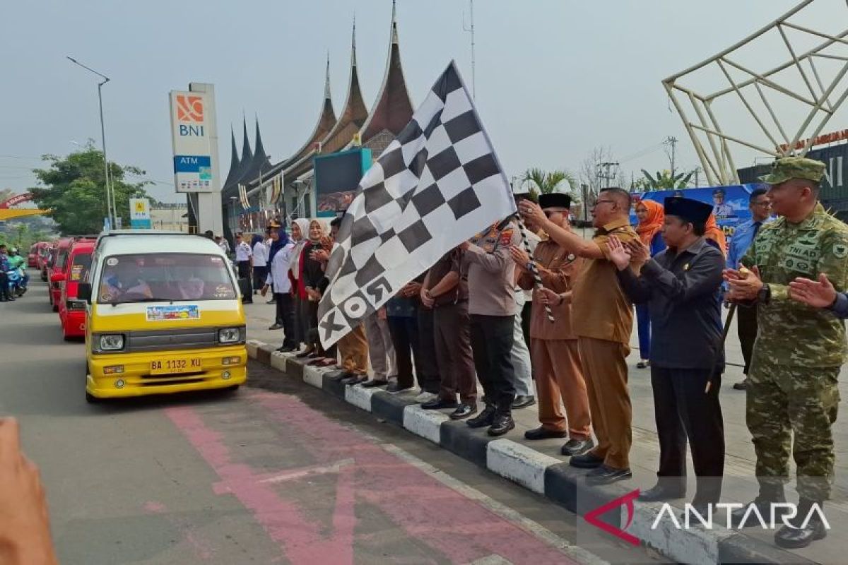 Pemkot Bukittinggi Luncurkan Angkutan Sekolah Gratis untuk 874 Pelajar SMP Negeri