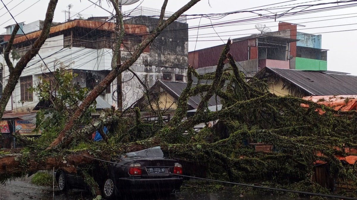 BPBD Rejang Lebong Minta Warga 15 Kecamatan Waspadai Cuaca Ekstrem
