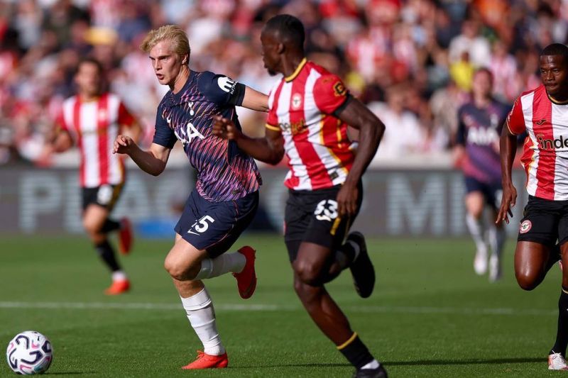 Brentford Hancurkan Tottenham 0-3 di Laga Perdana Premier League, Kiper Kinsky Jadi Biang Keladi