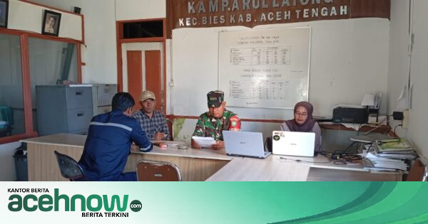 Babinsa Koramil 03/Pegasing Komsos dengan Aparatur Kampung di Bies, Bahas Keamanan dan Pembangunan