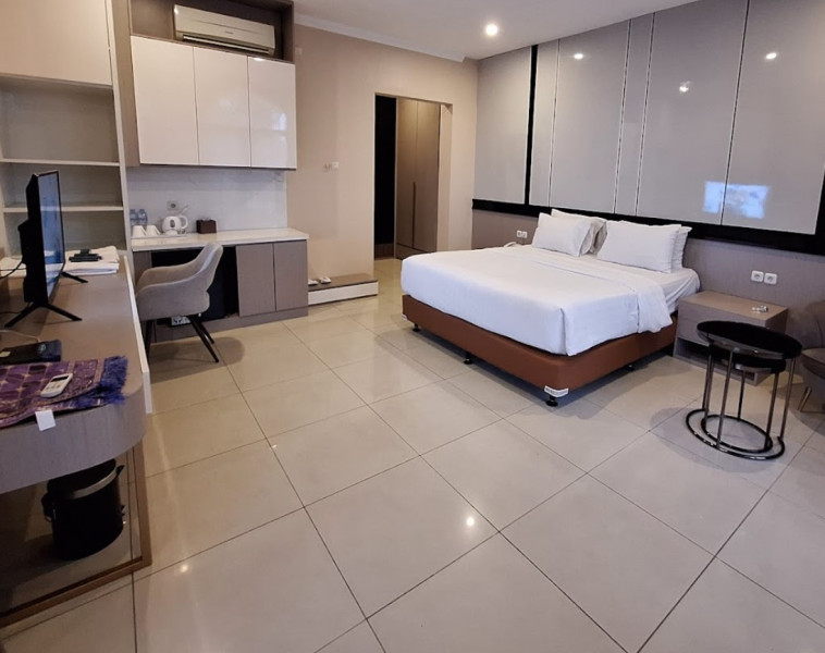 Shakti Villa Dago Bandung, Penginapan dengan Kolam Renang Luas di Kawasan Sejuk