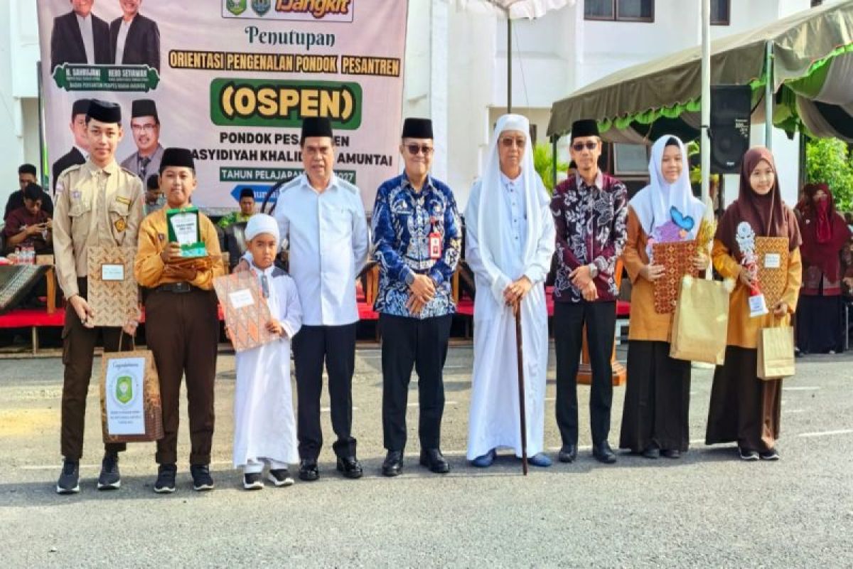 Sekda HSU Tutup Orientasi 2.230 Santri Baru Ponpes Rakha Amuntai, Bupati Tekankan Peran Strategis Pesantren