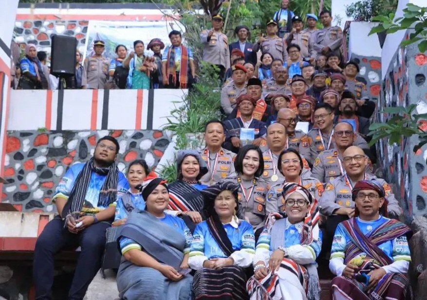 Peluncuran Buku Polisi Jagung di Samosir Iringi Festival Rumahela, Polri Disebut Makin Dekat ke Petani