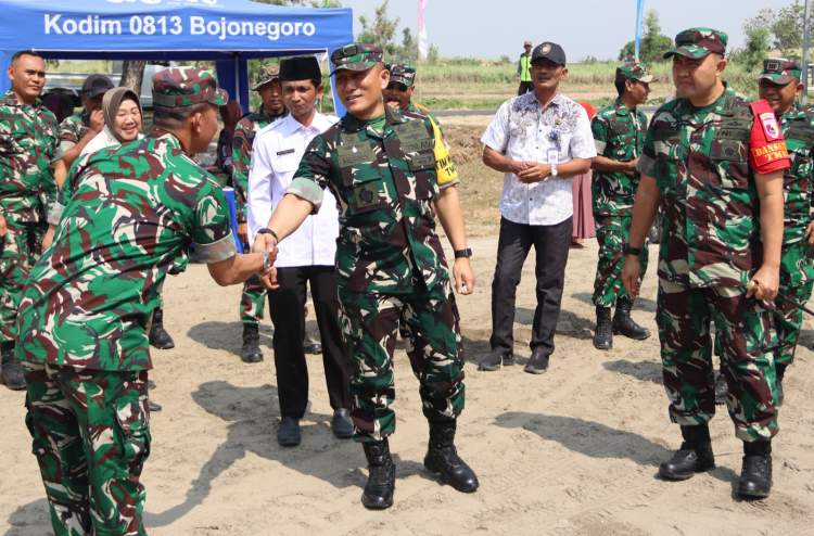 Tim Wasev TNI Tinjau TMMD ke-129 di Bojonegoro, Progres Pembangunan Desa Kesongo Dinilai Sangat Signifikan