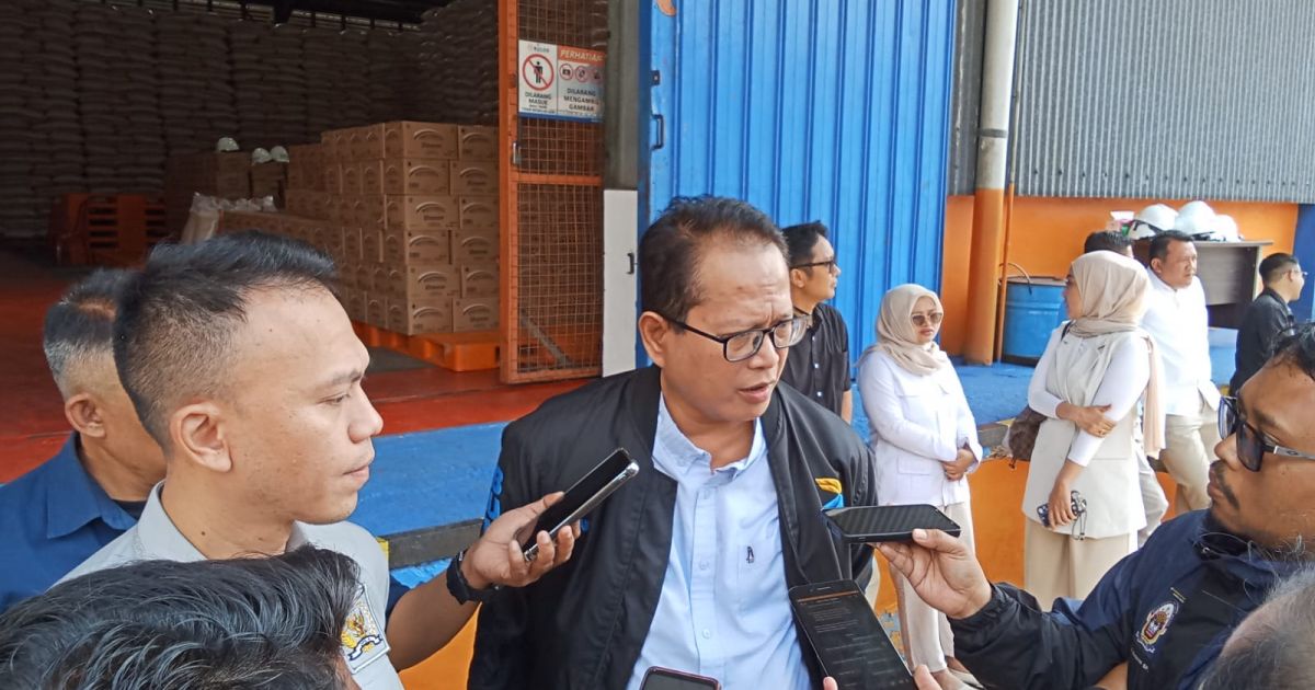 Anggota Komisi VI DPR RI Fraksi Gerindra Sidak Gudang Bulog Garut, Pastikan Stok Beras Aman Hingga Akhir 2026