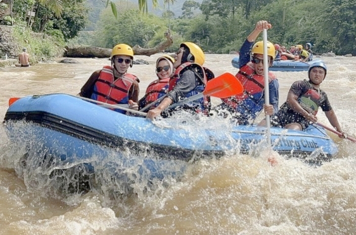 Arung Jeram Bedegung hingga Glamping di Tepi Sungai Lematang, Dua Paket Wisata Muara Enim Ini Cuma Rp75 Ribu