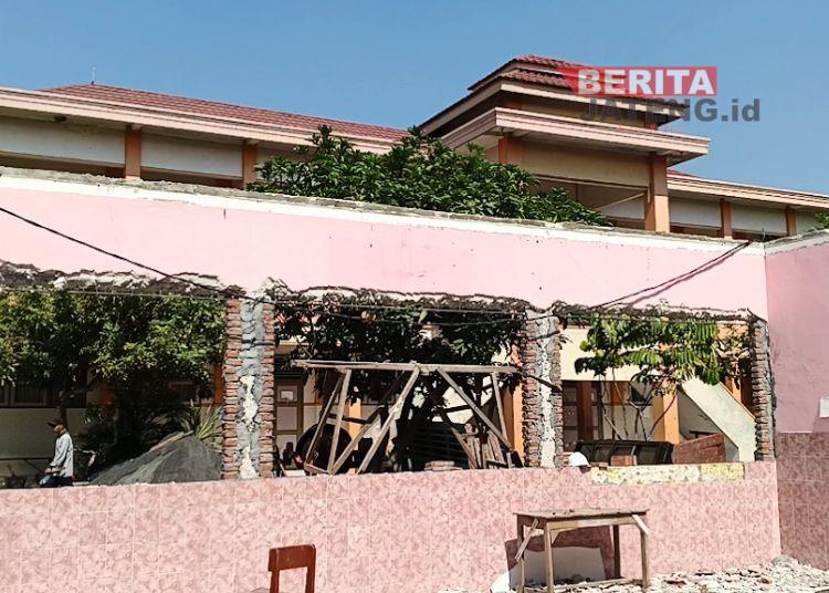 SMAN 1 Randublatung Blora Terima Rp2,3 Miliar untuk Revitalisasi, 30 Pekerja Lokal Dipekerjakan Tanpa BPJS
