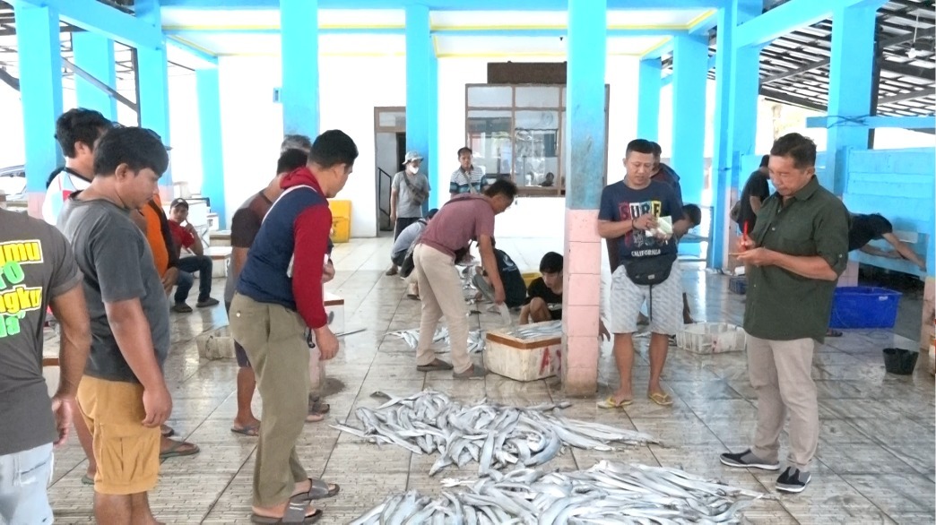Musim Ikan Layur di Kebumen: Produksi TPI Karangduwur Tembus Rp 5,4 Miliar per Bulan, Nelayan Raup Rezeki
