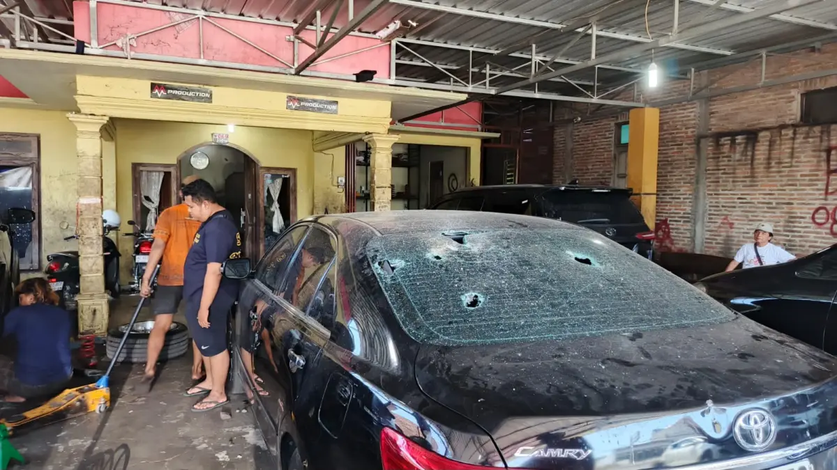 Mencekam di Boyolali, 4 Pelaku Bacok Dua Pemuda yang Sedang Buang Air Kecil di Pinggir Jalan, 2 Motor Dibakar