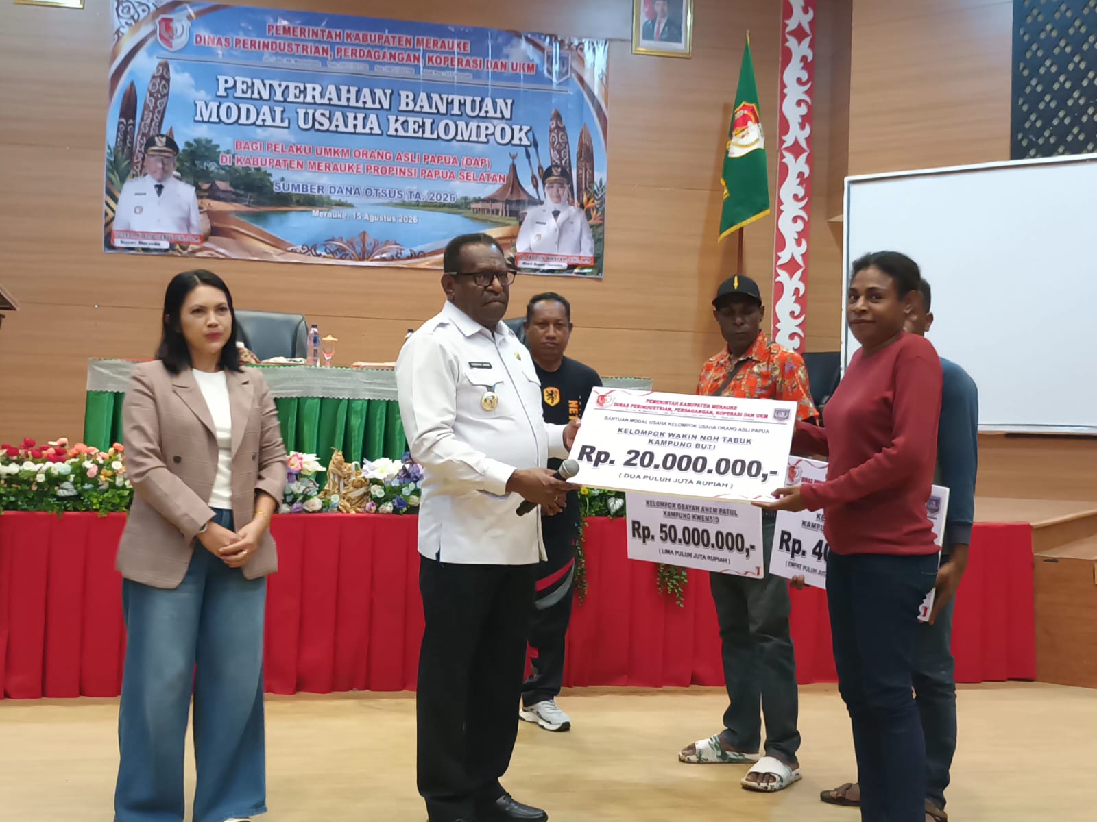 Pemkab Merauke Salurkan Bantuan Modal Hingga Rp 50 Juta untuk 59 Kelompok Usaha OAP, Target 75-80 Persen Bertahan