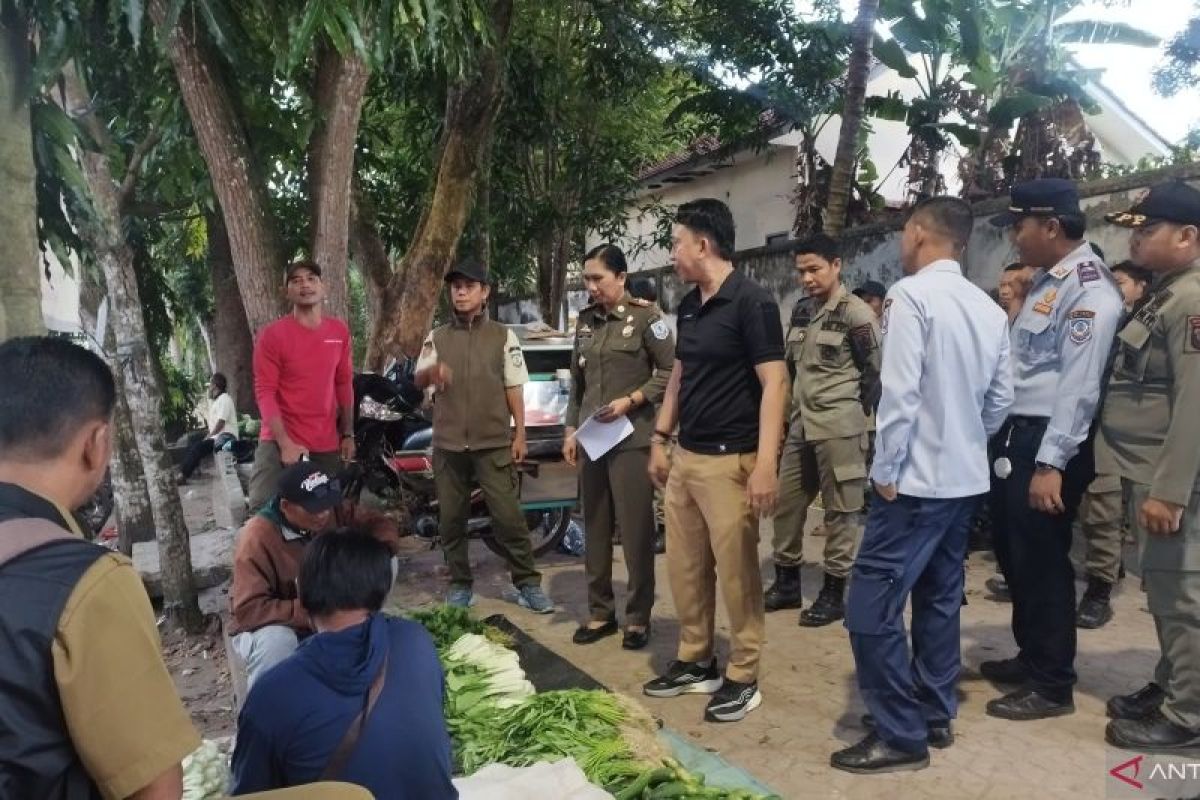 Satpol-PP Tertibkan Belasan Pedagang di Area Parkir Pasar Rakyat Toboali, Beri Tenggat hingga 7 Agustus 2026